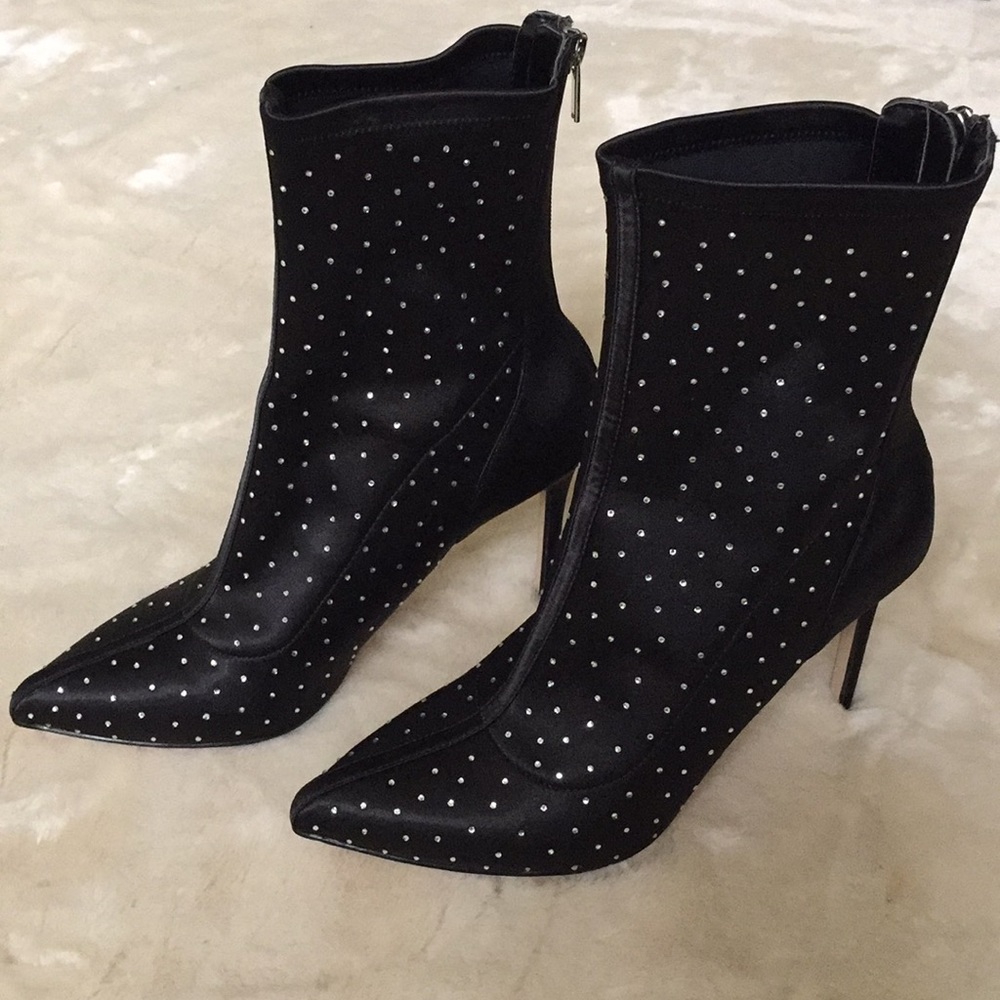 NWT- Jewel 💎 by Badgley Mischka Boots